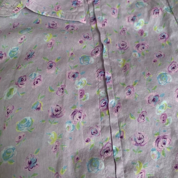 🆕 Vintage purple floral button up top - Picture 4 of 6